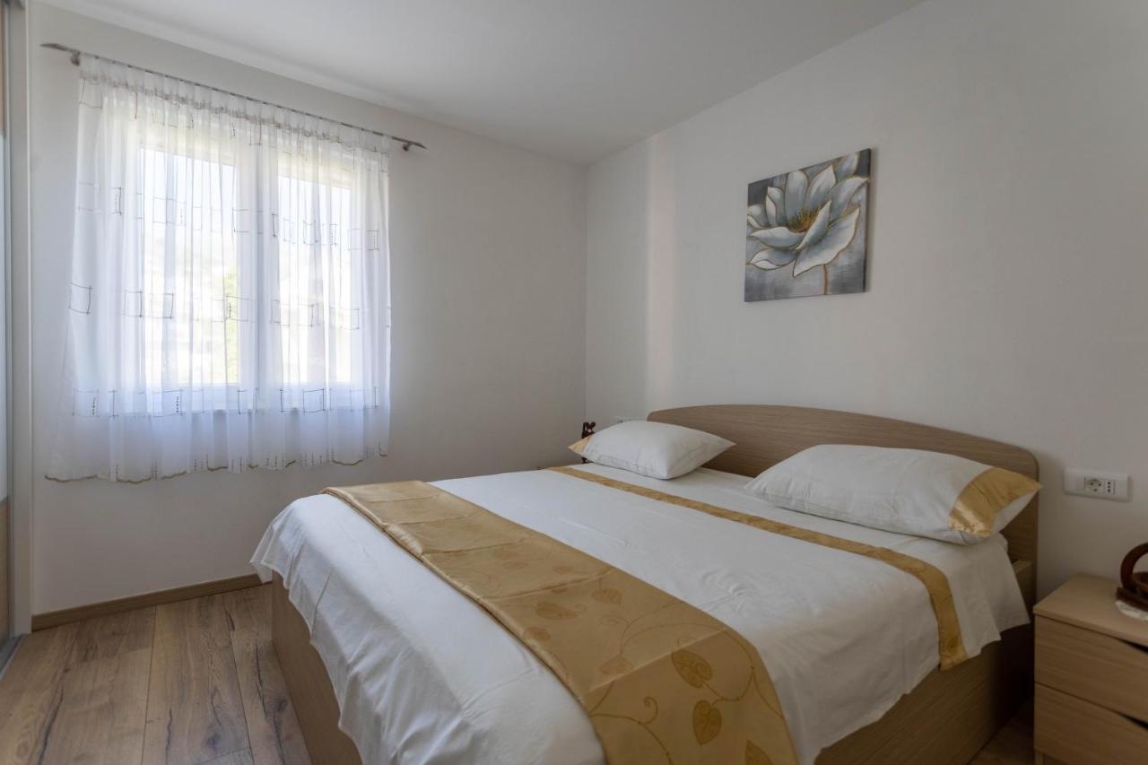 Apartman Marel Žrnovnica Exterior foto