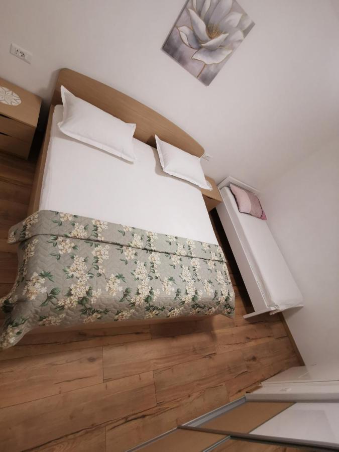 Apartman Marel Žrnovnica Exterior foto
